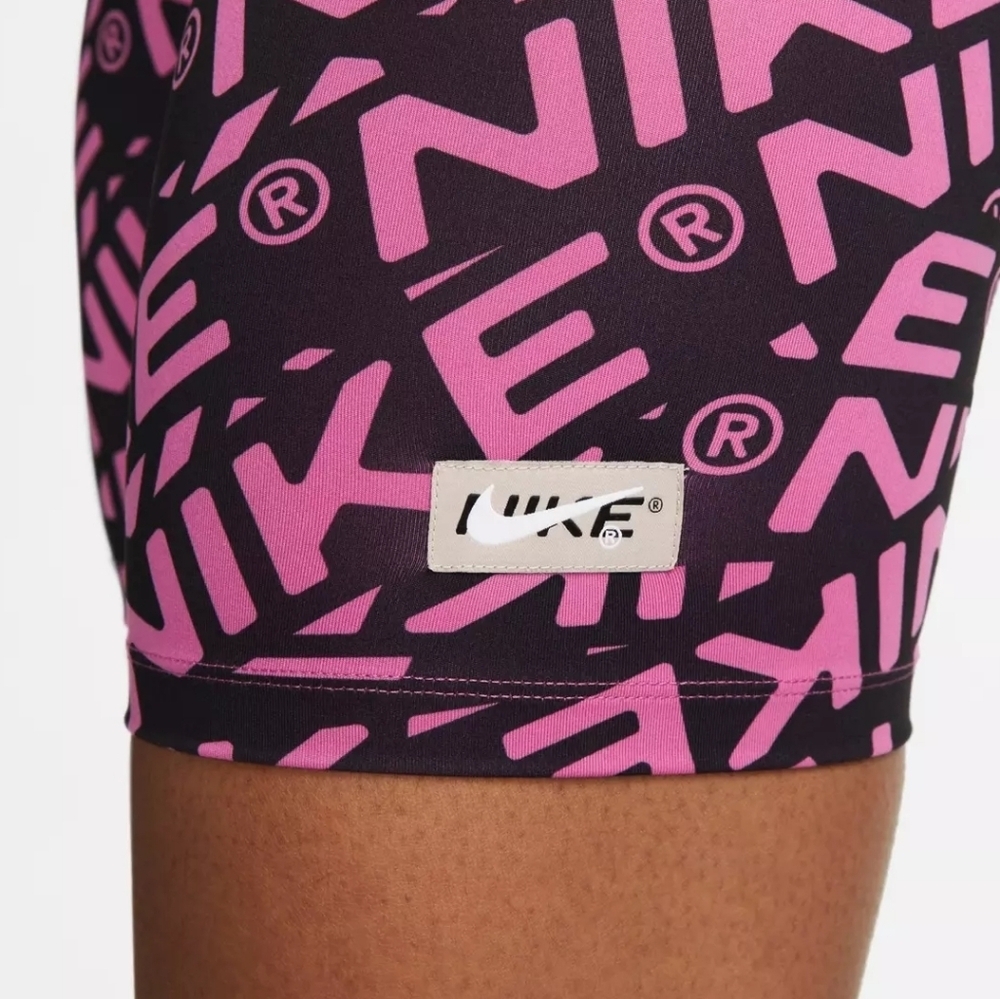 Nike One Women's Cosmic Fuchsia Printed Mid-Rise Biker Shorts DX0092-665 Size S - Picture 3 of 3